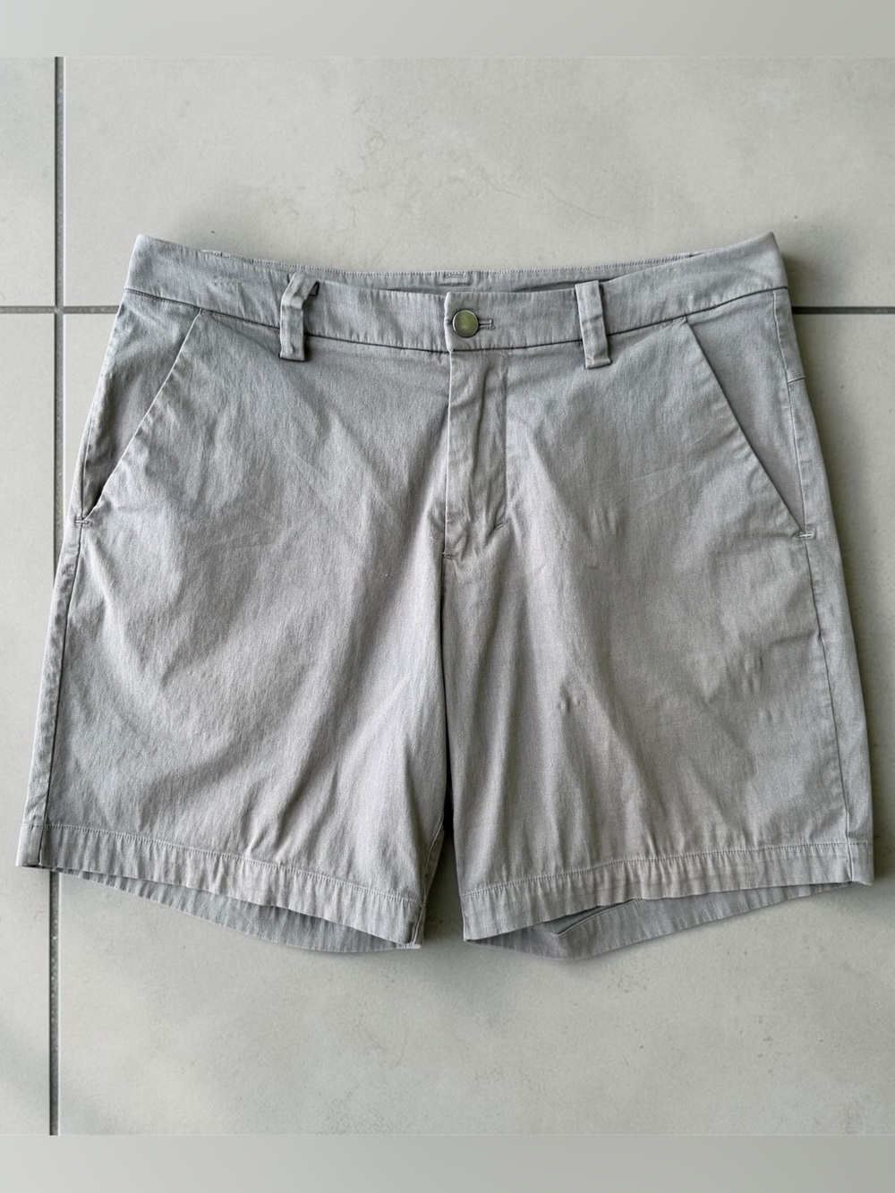 Lululemon Commission Short 7" Dye Washed Grey Sage Men’s Size 30 Travel Commute
